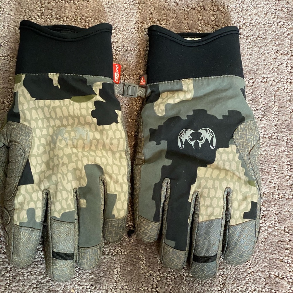 Kuiu camo gloves